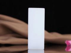 【羊脂玉.一诺千金.印章】羊脂玉印章 玉质温润细腻 油性十足 揽一缕清风，赏一方印章。愿有缘人平步青云，前途顺畅，顺风得利，为人之上人。重48克 ，见火山视频。