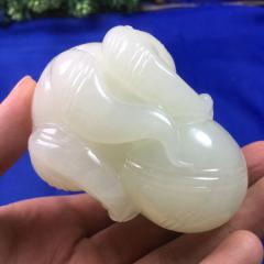 顶级收藏 赵凯乐大师作品，玉华奖银奖作品～招财进宝，羊脂玉大料立体精雕，油润度爆表！秒杀15800