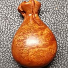             火琉璃钱袋手把件挂件满花老料挂钥匙扣纯手工制作实木工艺非崖柏，大小4一5厘米