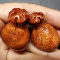             火琉璃钱袋手把件挂件满花老料挂钥匙扣纯手工制作实木工艺非崖柏，大小4一5厘米